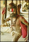 Непал 2004 г. Садху в Пашупатинатхе. Садху, термин, которым в индуизме называют аскетов, святых и йогинов.