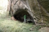 Пещера, которая находится за статуей Будды.