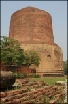 Ступа Дхамек — древний памятник буддийской архитектуры.